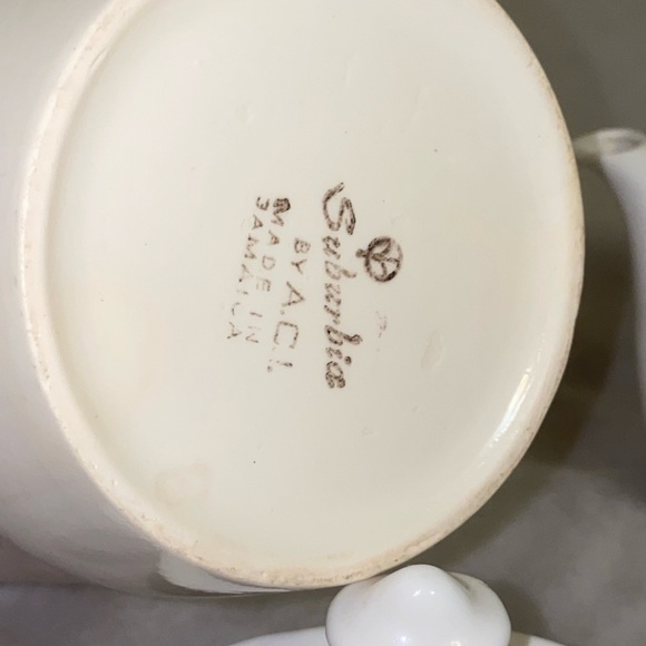 🌸 Vintage (1950-1960’s) White and Blue Floral Tea Set - Picture 7 of 7